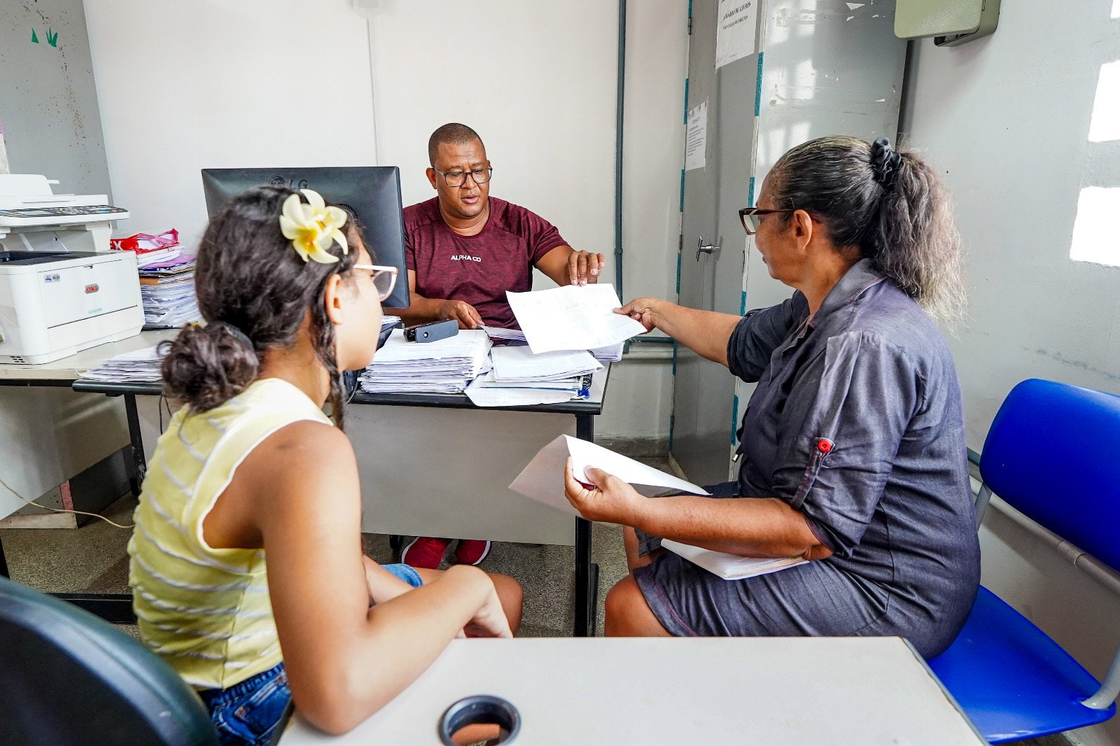Matrículas para alunos regulares da rede municipal acontecem com tranquilidade.