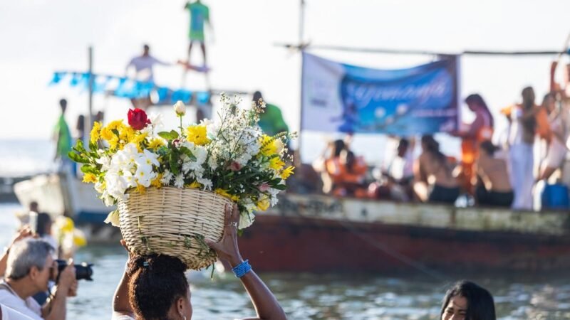 Homenagem a Yemanjá une devoção, cultura e ancestralidade em Arembepe