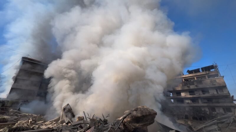 Israel faz operações militares ao longo da fronteira com o Líbano, diz agência