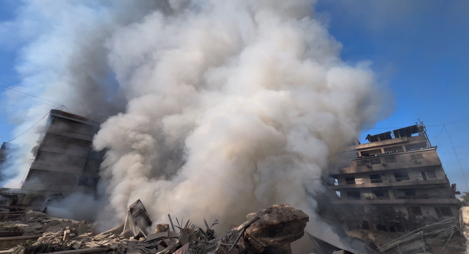 Israel faz operações militares ao longo da fronteira com o Líbano, diz agência