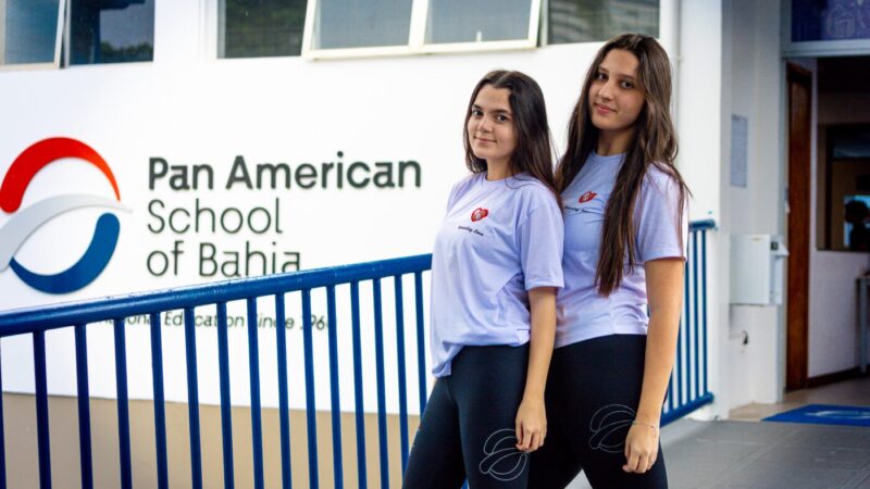 Estudantes baianas recebem prêmio internacional por projeto de saúde mental em comunidades vulneráveis.